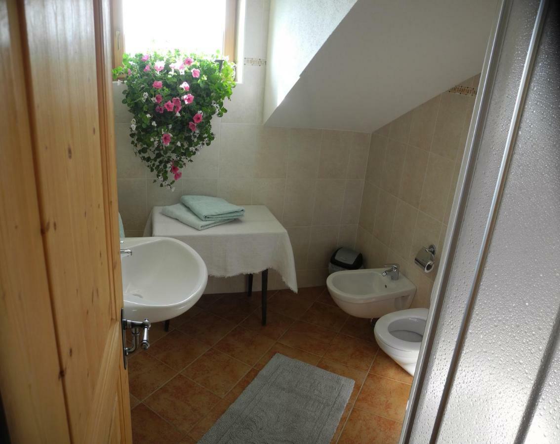 Naschthof Apartment Dobbiaco Exterior photo